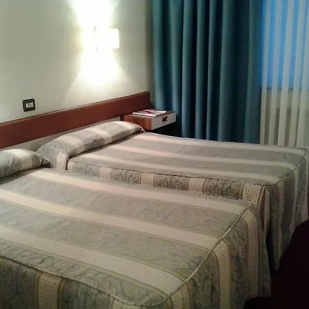 蒙蒂玛尔酒店 利亚内斯