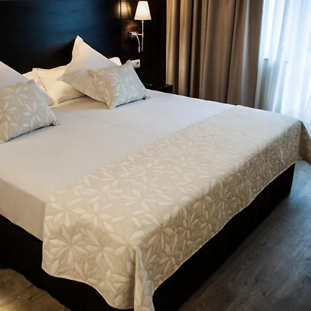 蒙蒂玛尔酒店 3* 利亚内斯